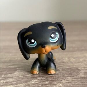 Littlest Pet Shop Dachshund #325